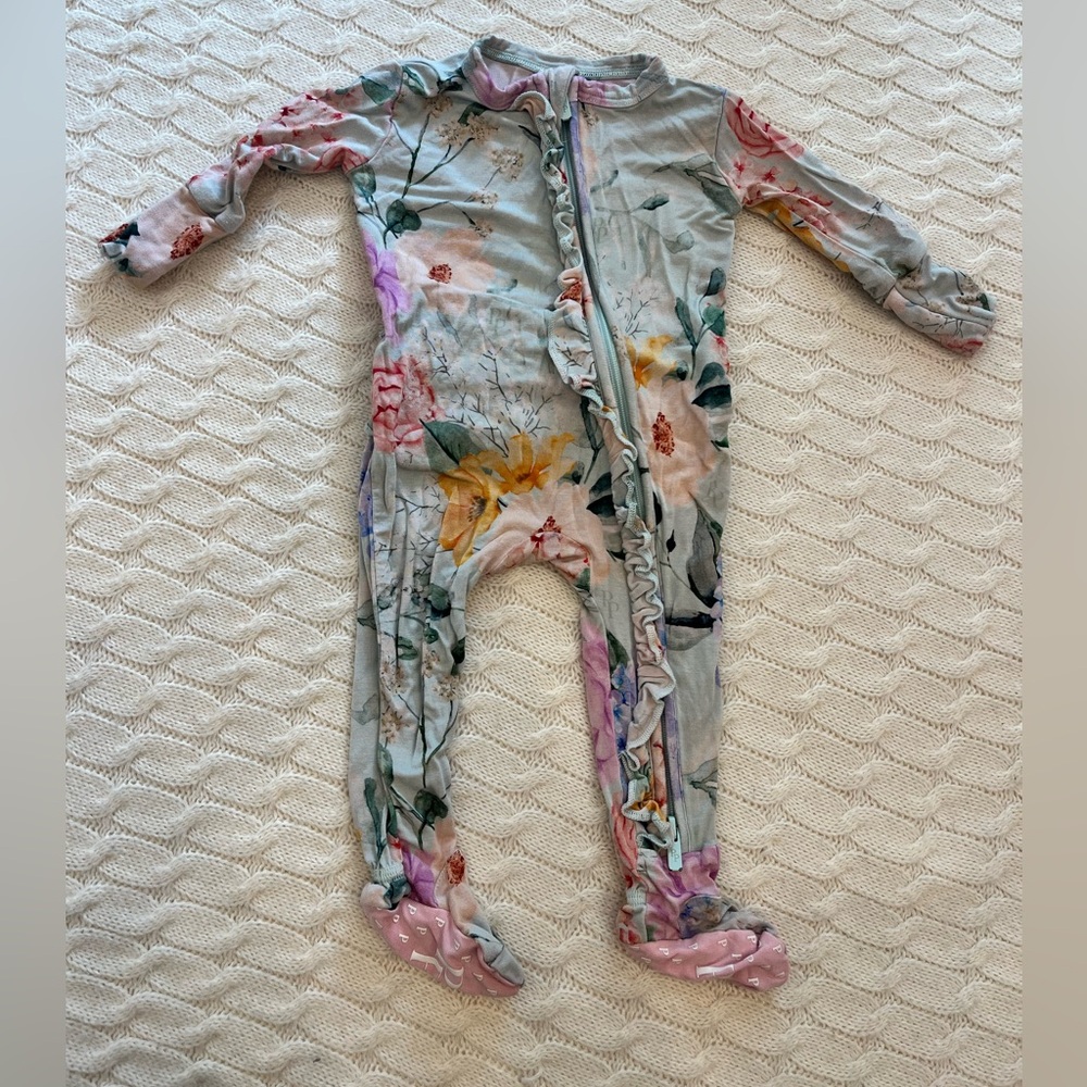 Posh Peanut floral zippy